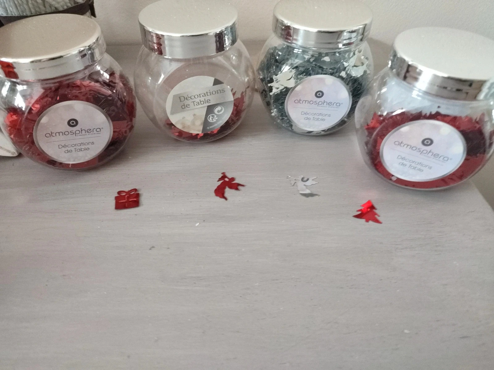Christmas confetti table decor – photo 2